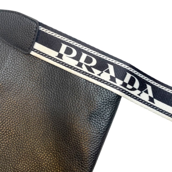 Black pebble Leather Cross body Purse - Picture 6 of 12